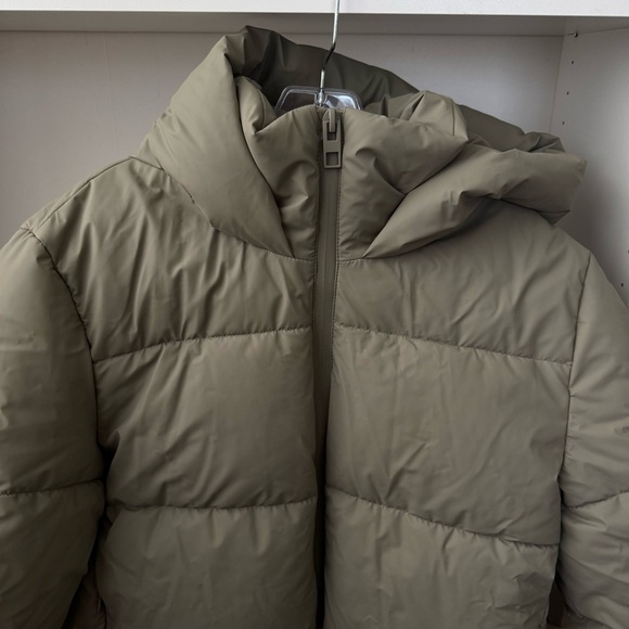 ZARA Green Fitted Hooded Puffer Jacket - Picture 4 of 8